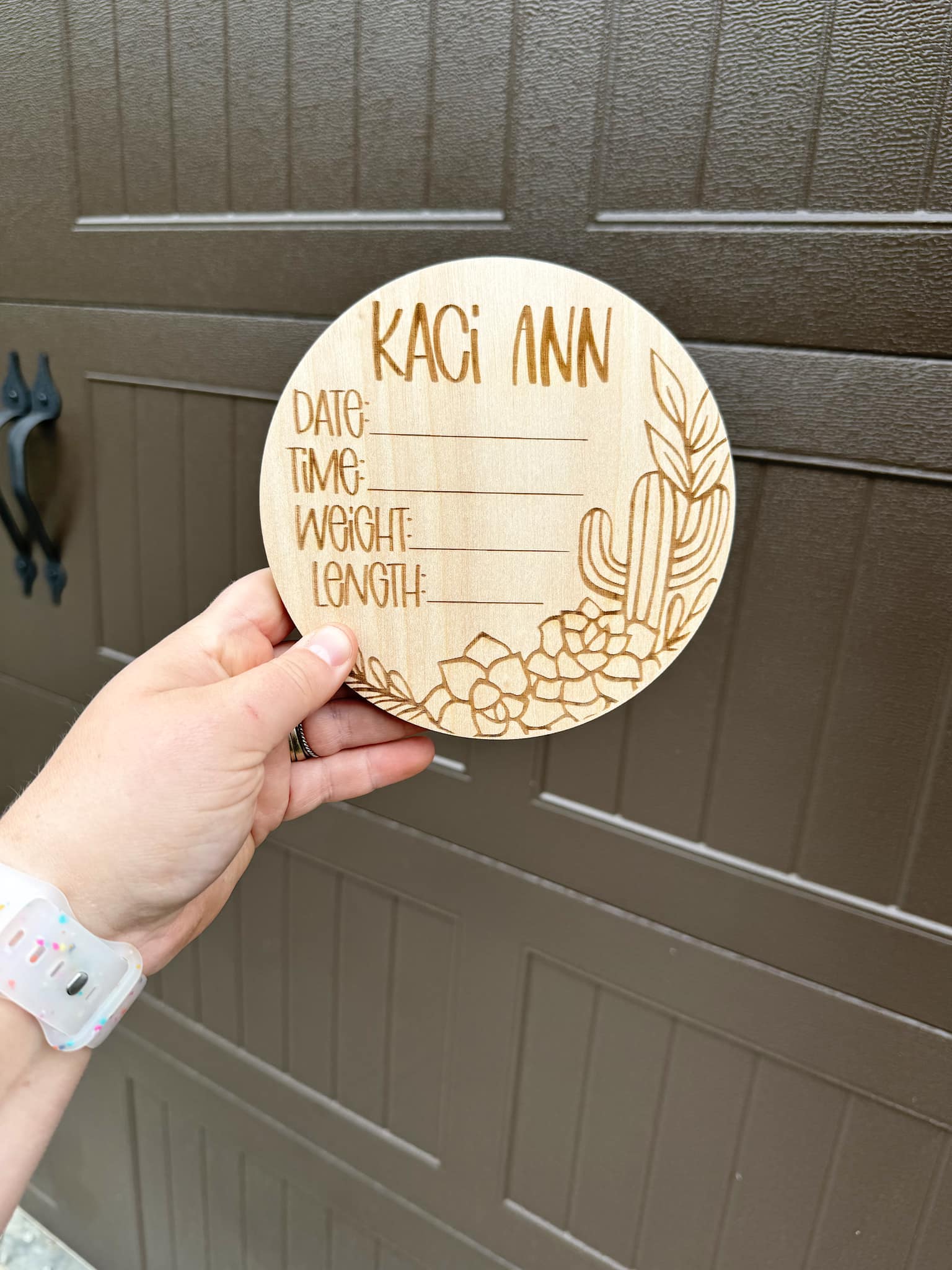 Round Information Announcement Sign (MOQ 3) – Hattie Mae's Closet